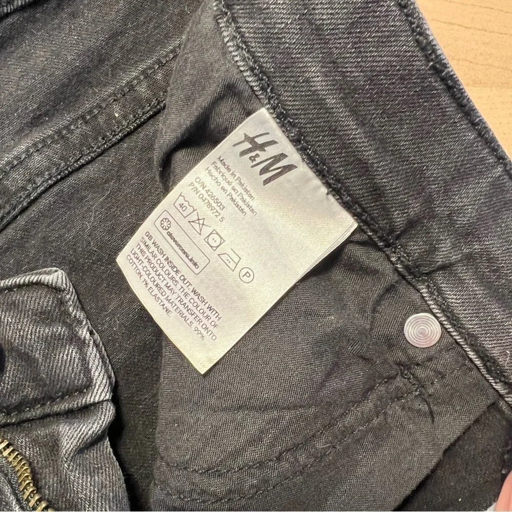 H&M black Jean shorts cut off